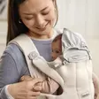 BabyBjörn kantoreppu Hold 0-18kk - Rintareput - 7317680890030 - 12